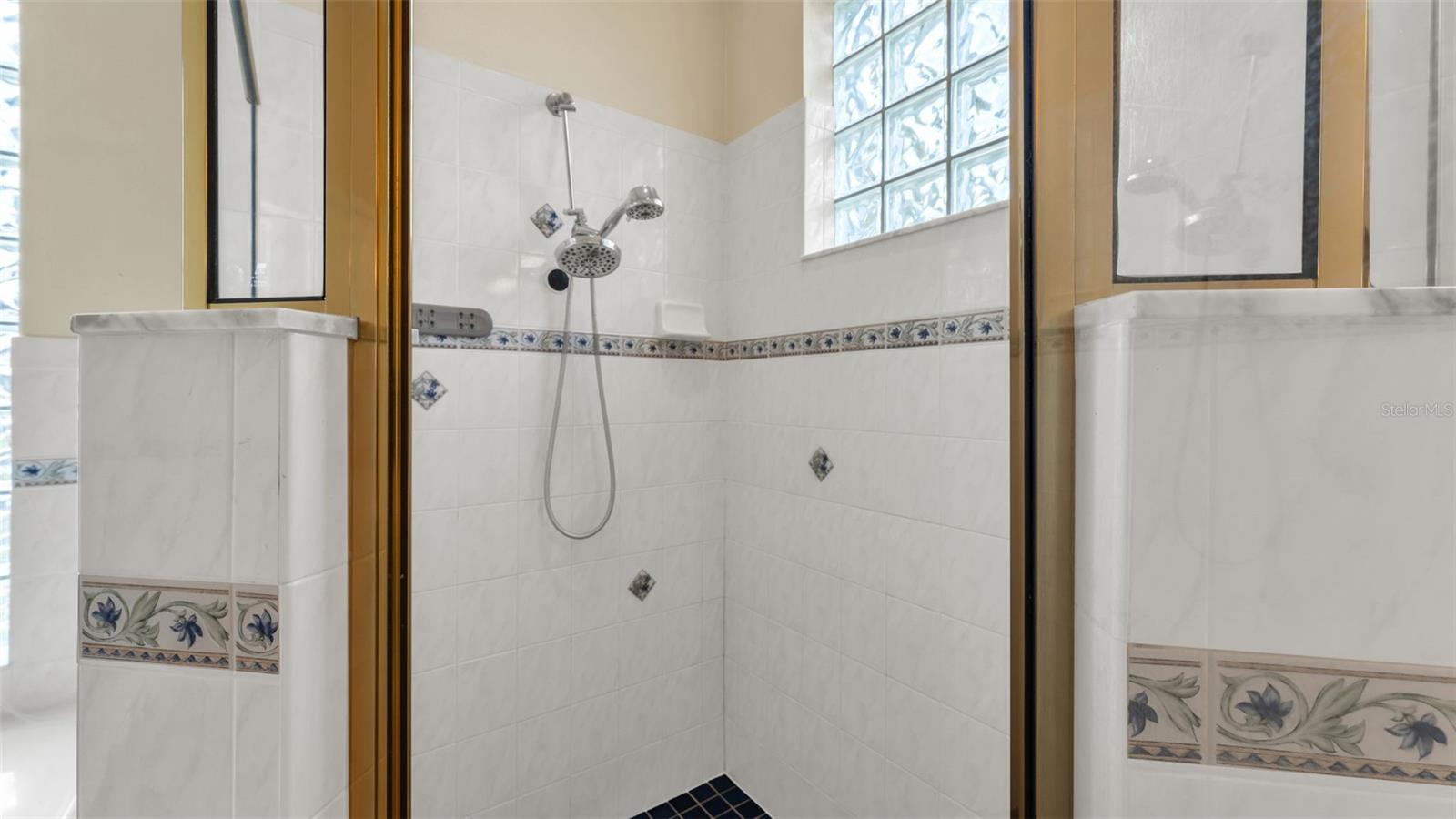 POINSETTIA PARK - Residential