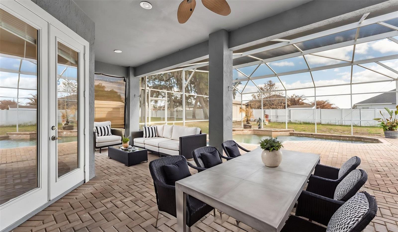 POINSETTIA PARK - Residential