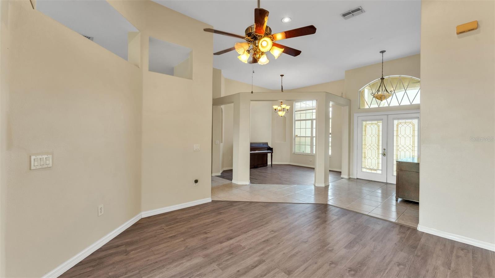 POINSETTIA PARK - Residential