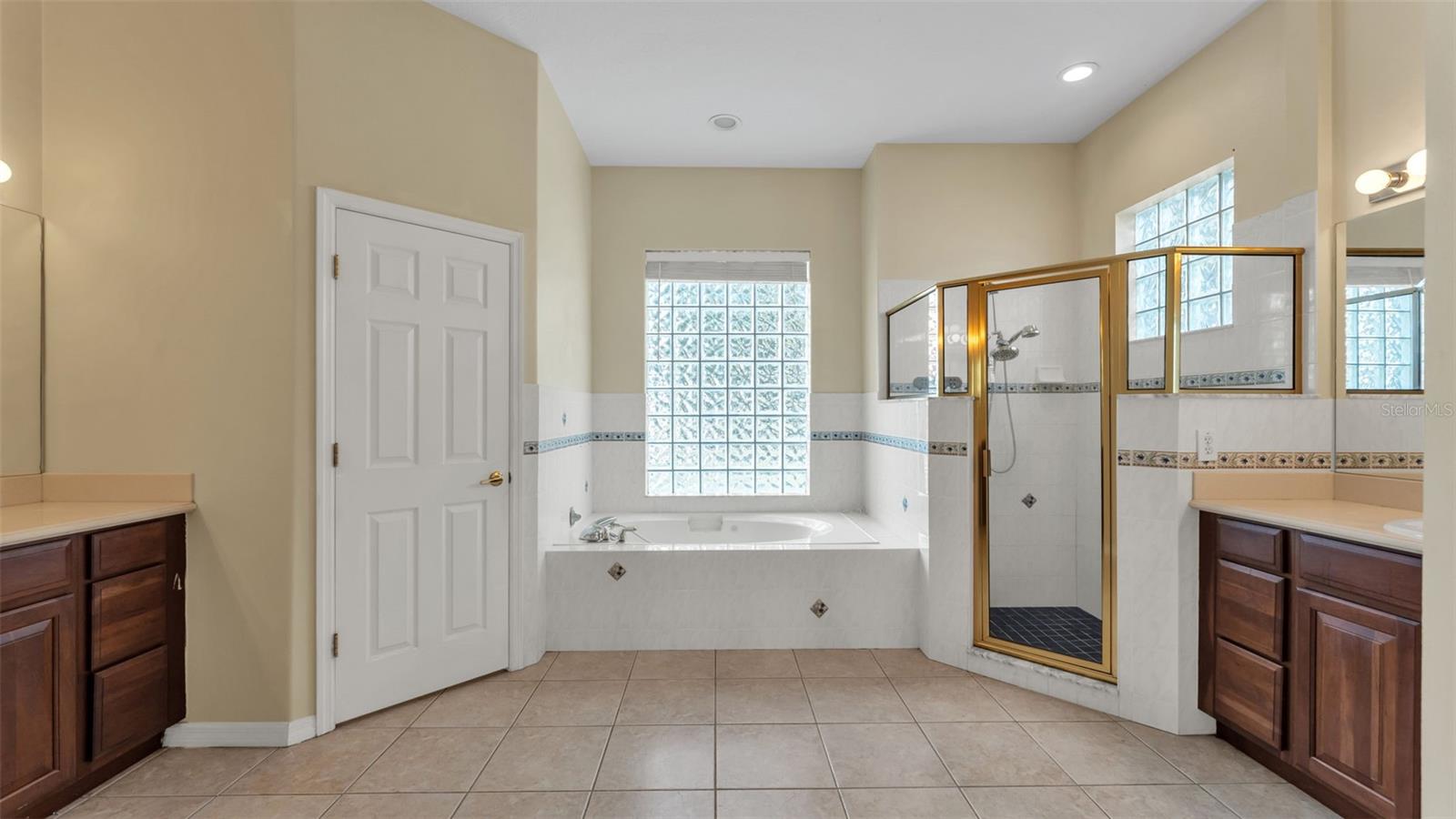 POINSETTIA PARK - Residential