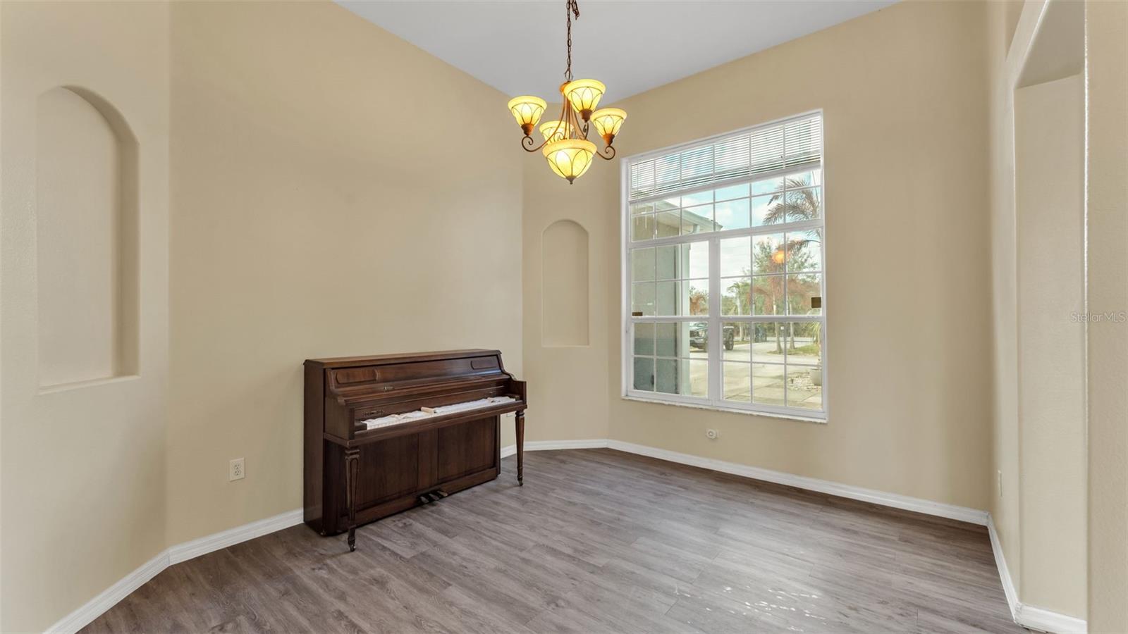 POINSETTIA PARK - Residential