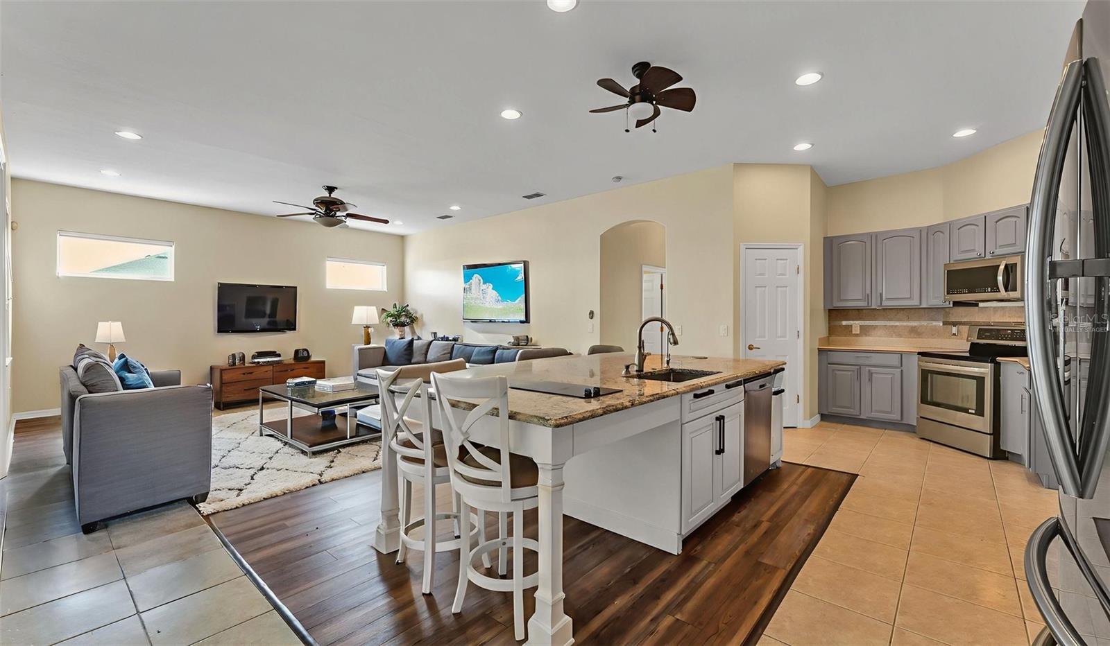 2664 COUNTRY CLUB ROAD N