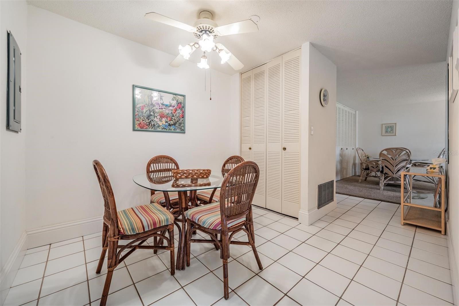 MEDITERRANEAN MANORS - Residential