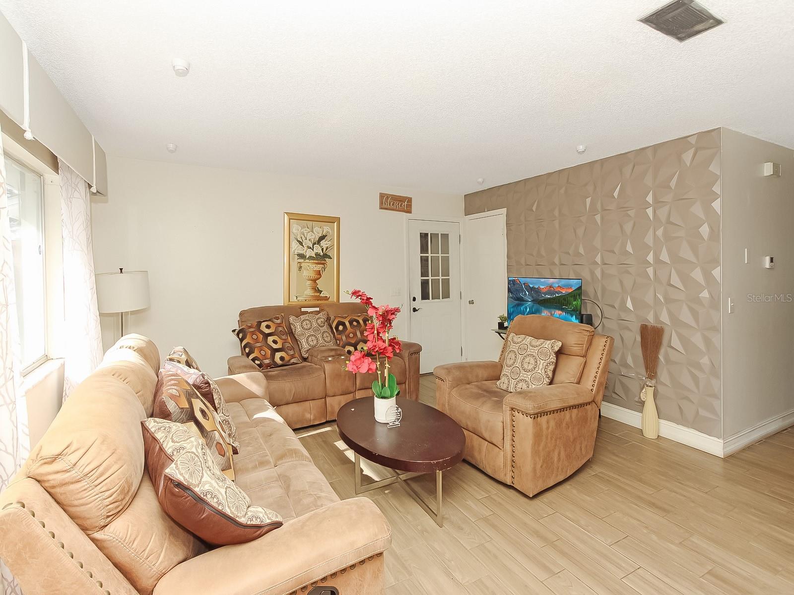 SIGNAL HILL - Residential