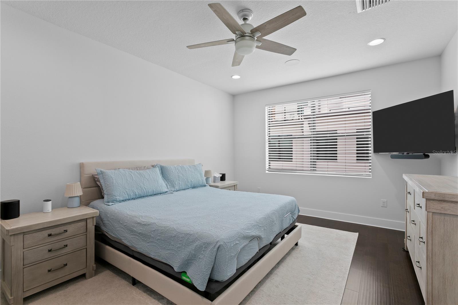 WESTSHORE VILLAGE TWNHMS - Residential