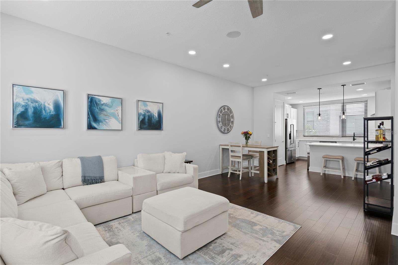 WESTSHORE VILLAGE TWNHMS - Residential