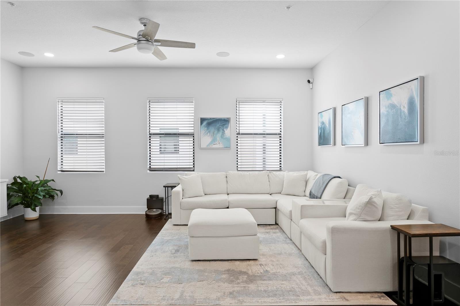 WESTSHORE VILLAGE TWNHMS - Residential