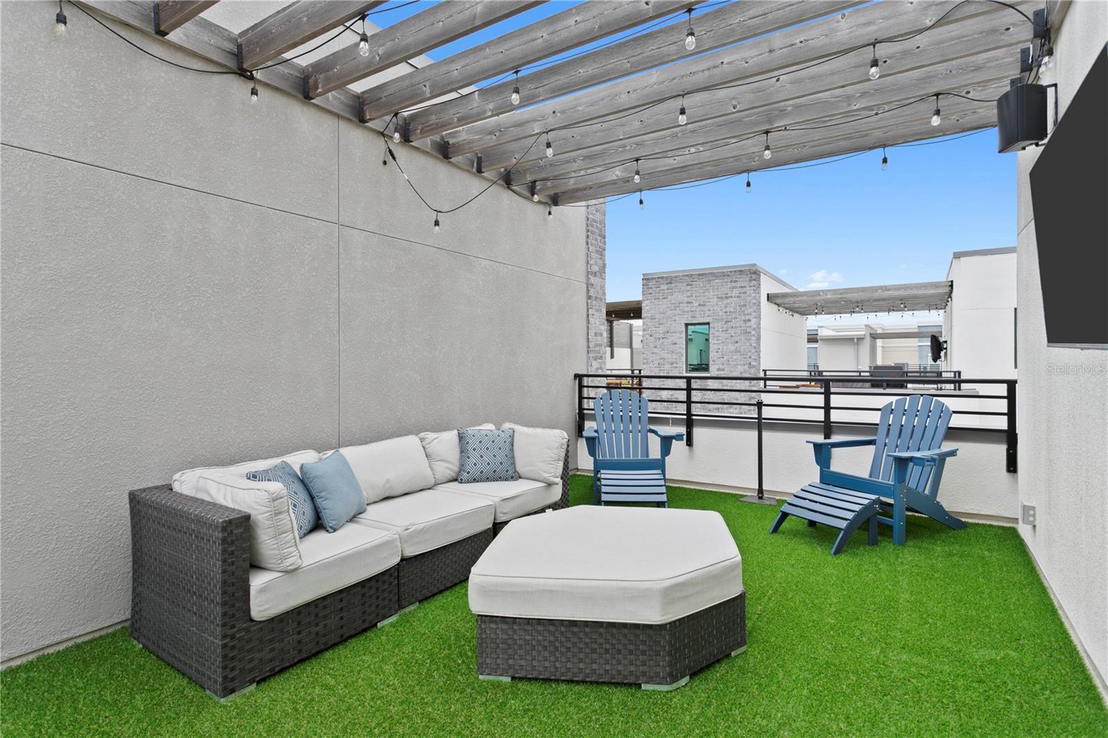 WESTSHORE VILLAGE TWNHMS - Residential