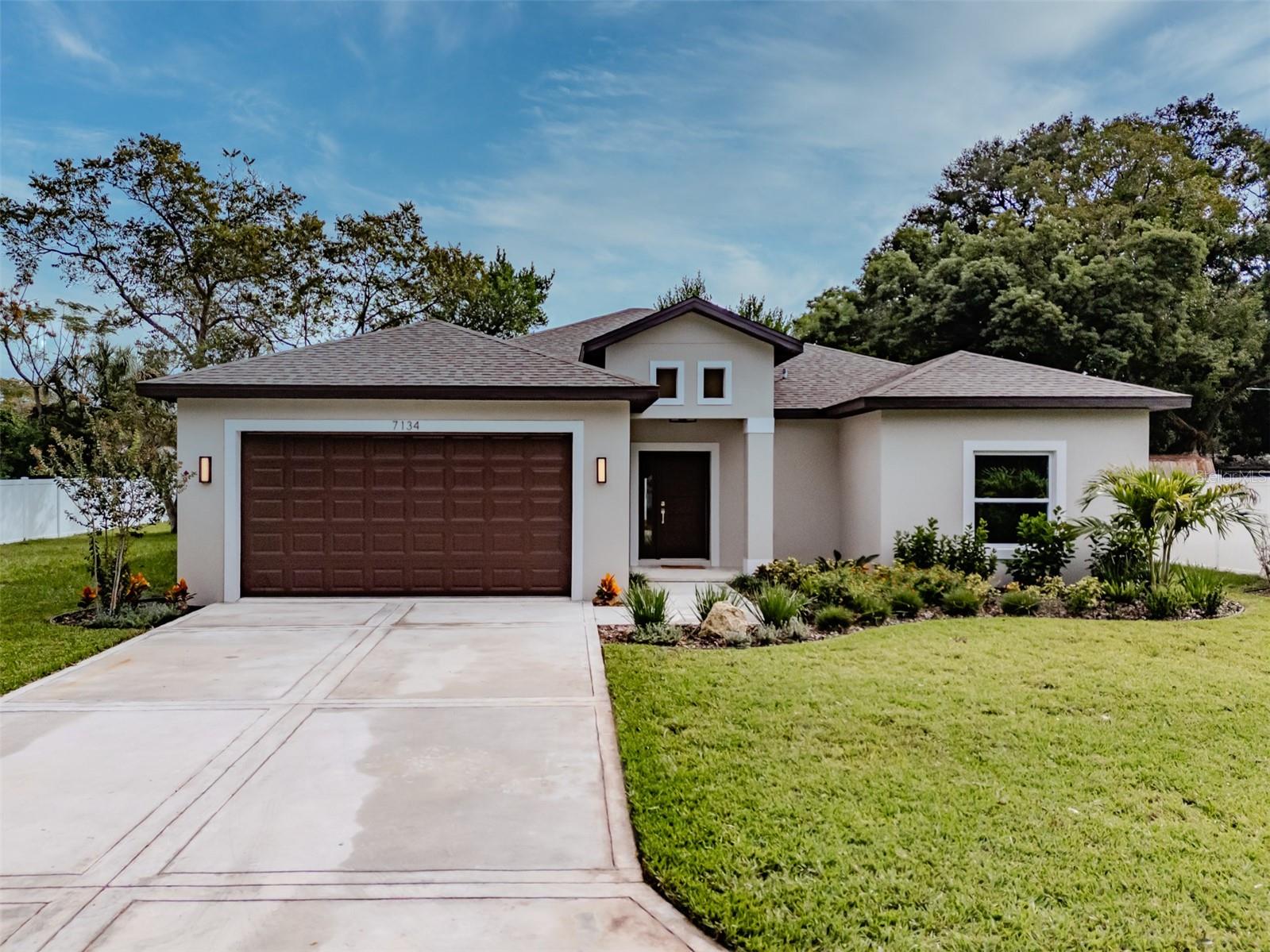 TEMPLE TERRACE MANOR - Residential