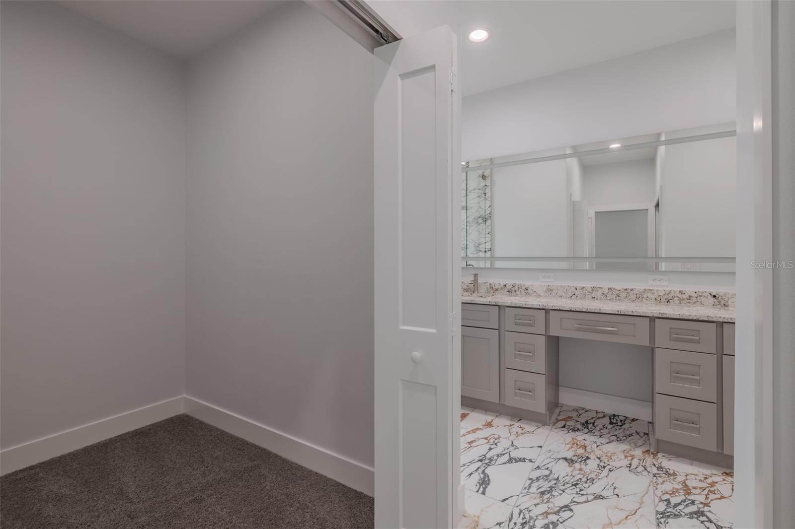 TEMPLE TERRACE MANOR - Residential