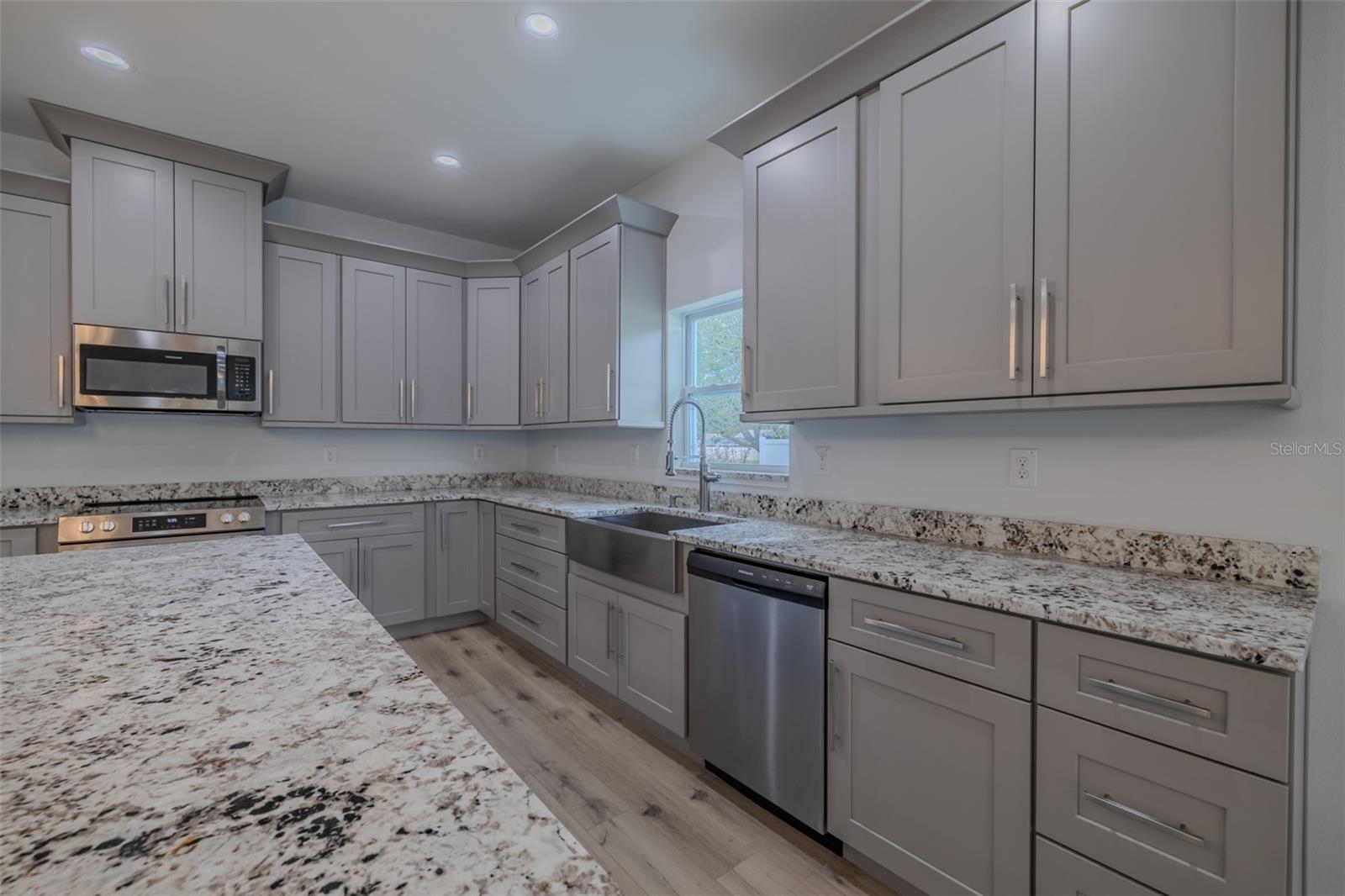 TEMPLE TERRACE MANOR - Residential