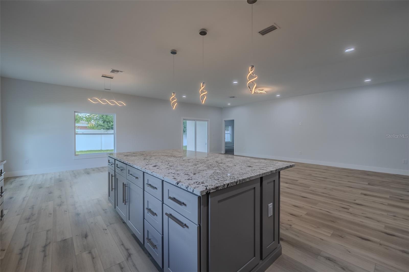 TEMPLE TERRACE MANOR - Residential