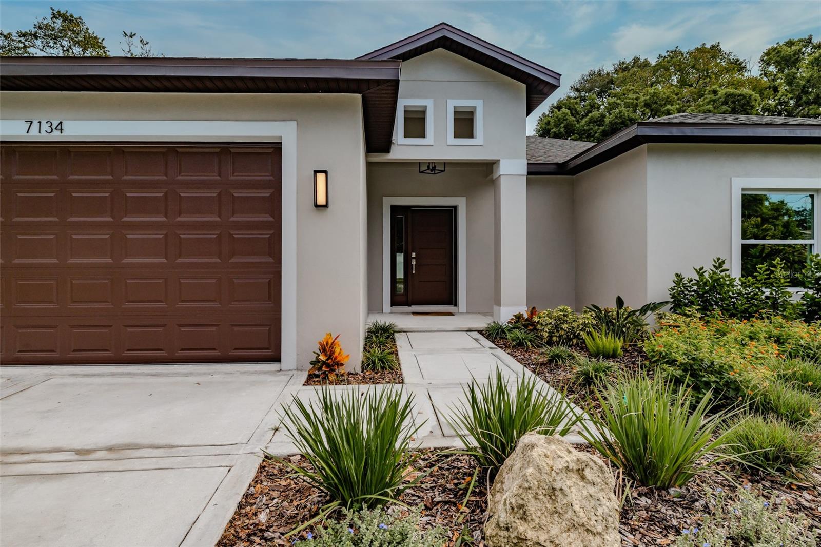 TEMPLE TERRACE MANOR - Residential