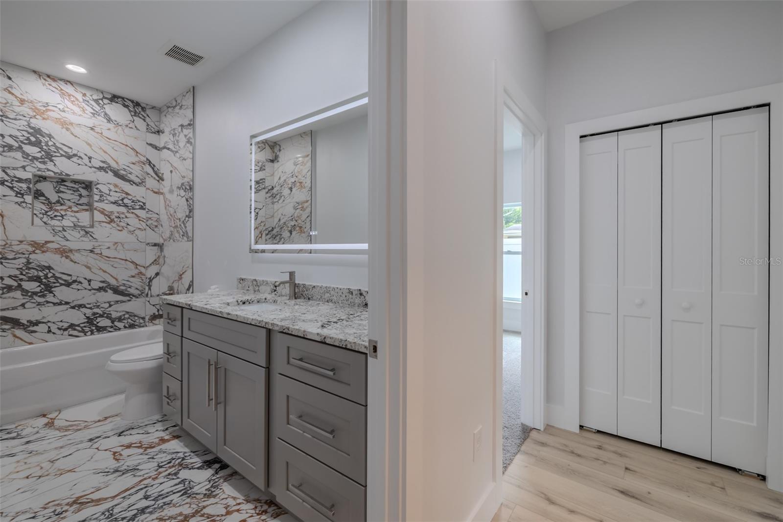 TEMPLE TERRACE MANOR - Residential