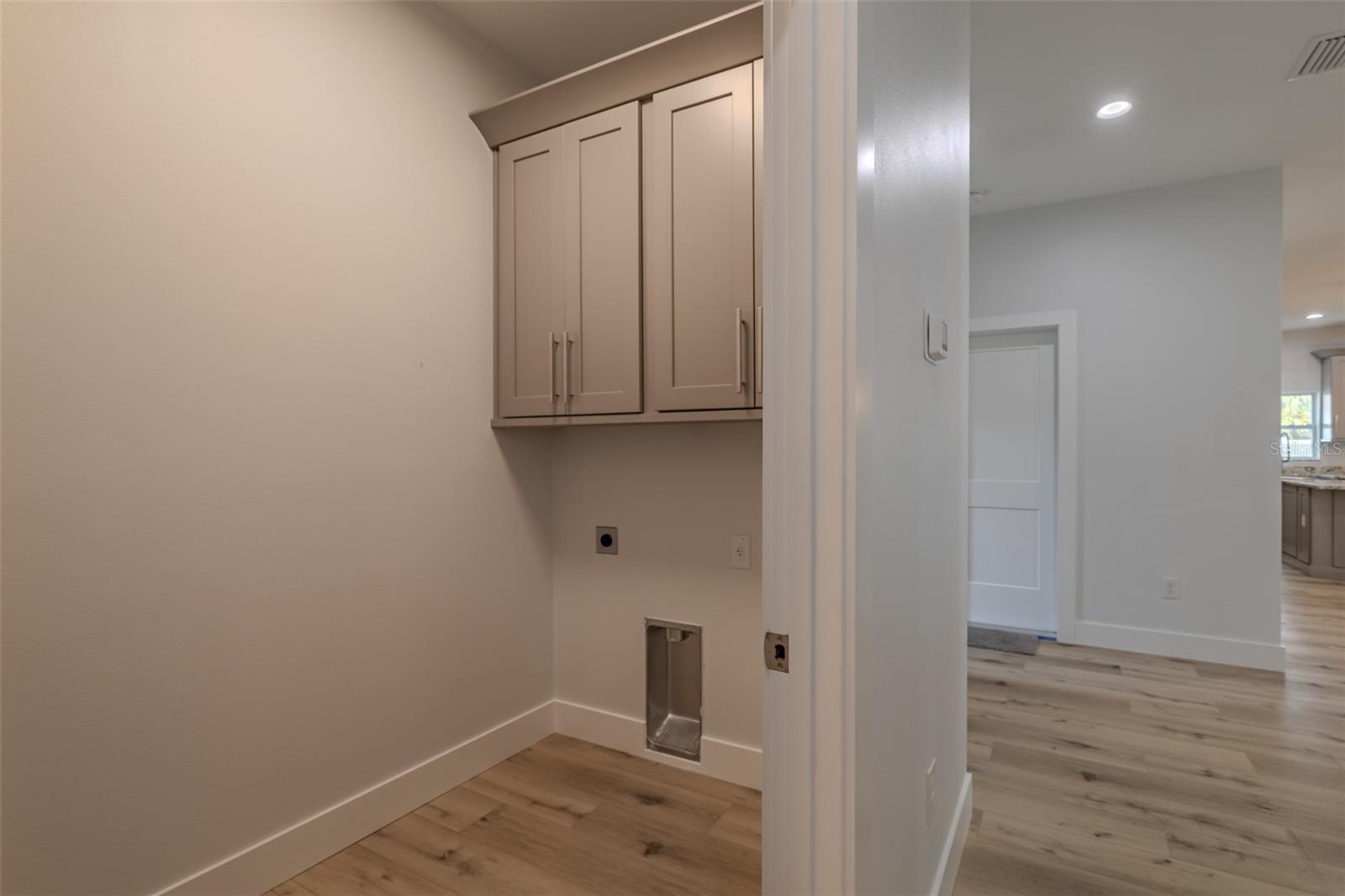 TEMPLE TERRACE MANOR - Residential