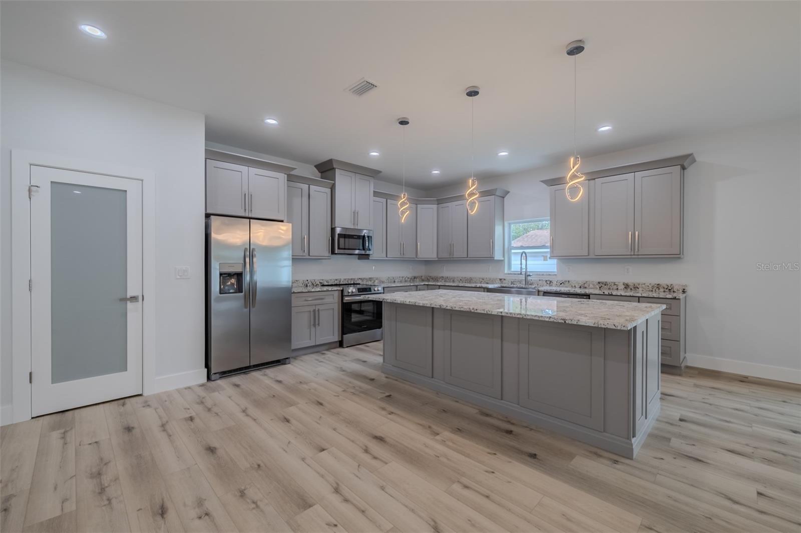 TEMPLE TERRACE MANOR - Residential