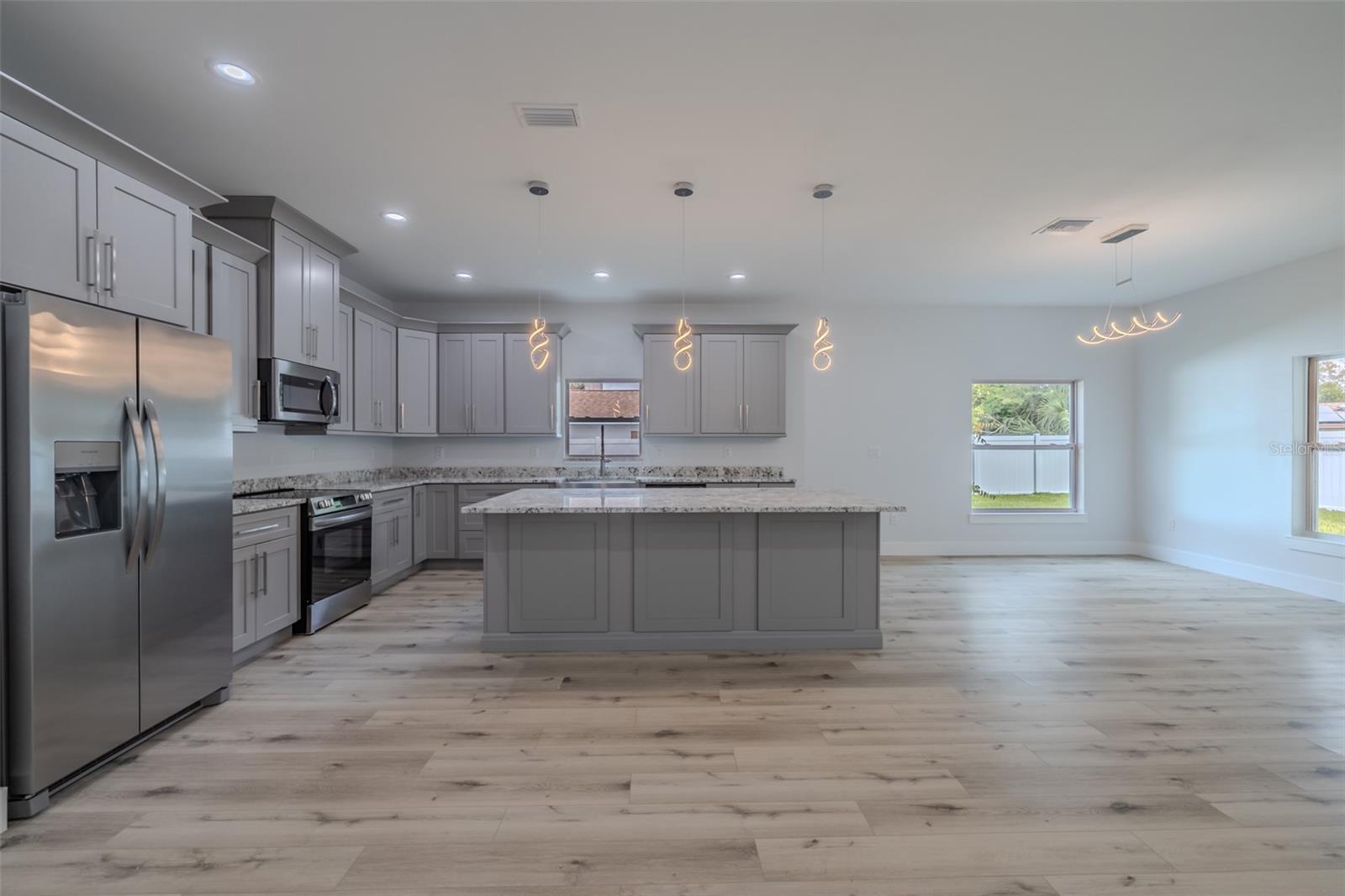 TEMPLE TERRACE MANOR - Residential