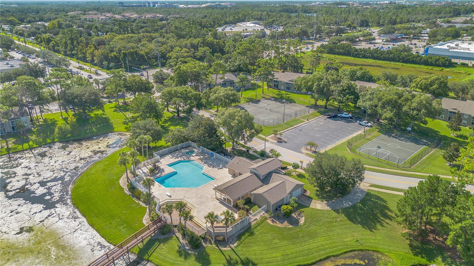 HUNTERS RESERVE A CONDO - Residential