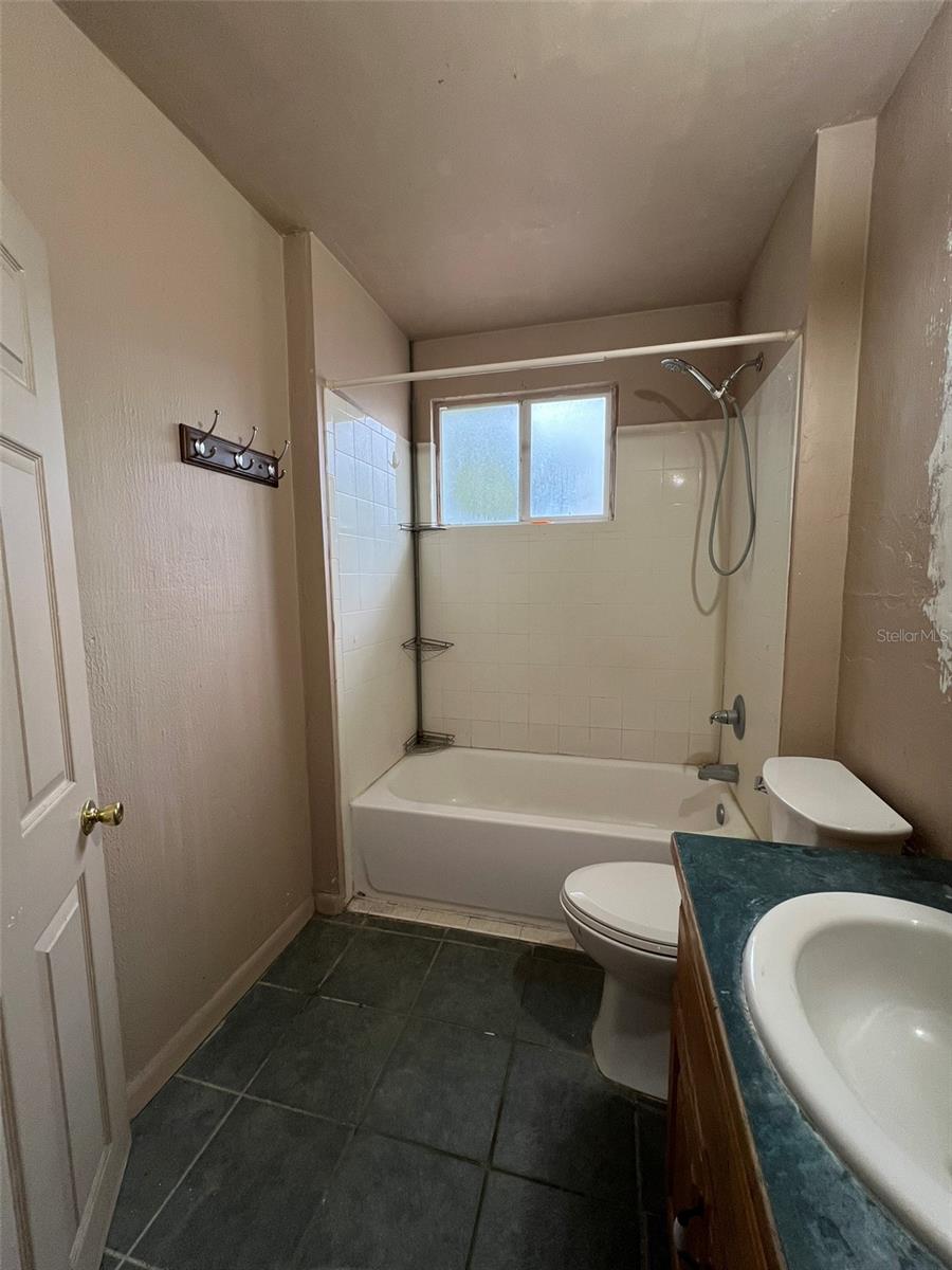 GIBBS & B D FOSTERS ADD - Residential Lease