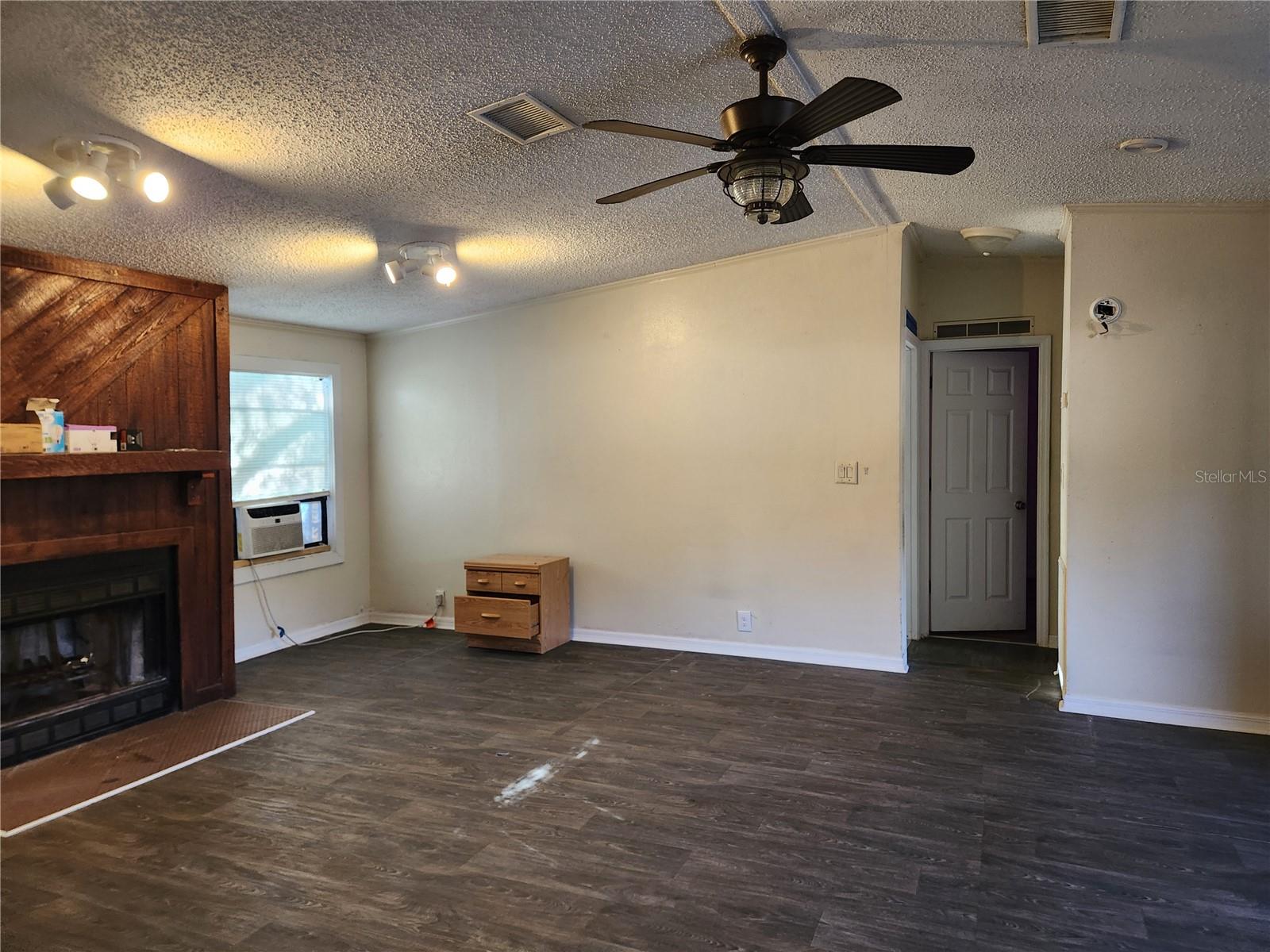 ACREAGE - Residential Lease