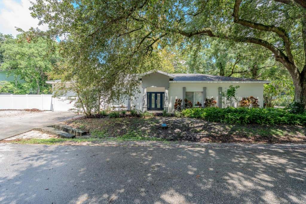 Photo of 5114 Chilkoot Street, Tampa, FL 33617 (MLS # A4704231)