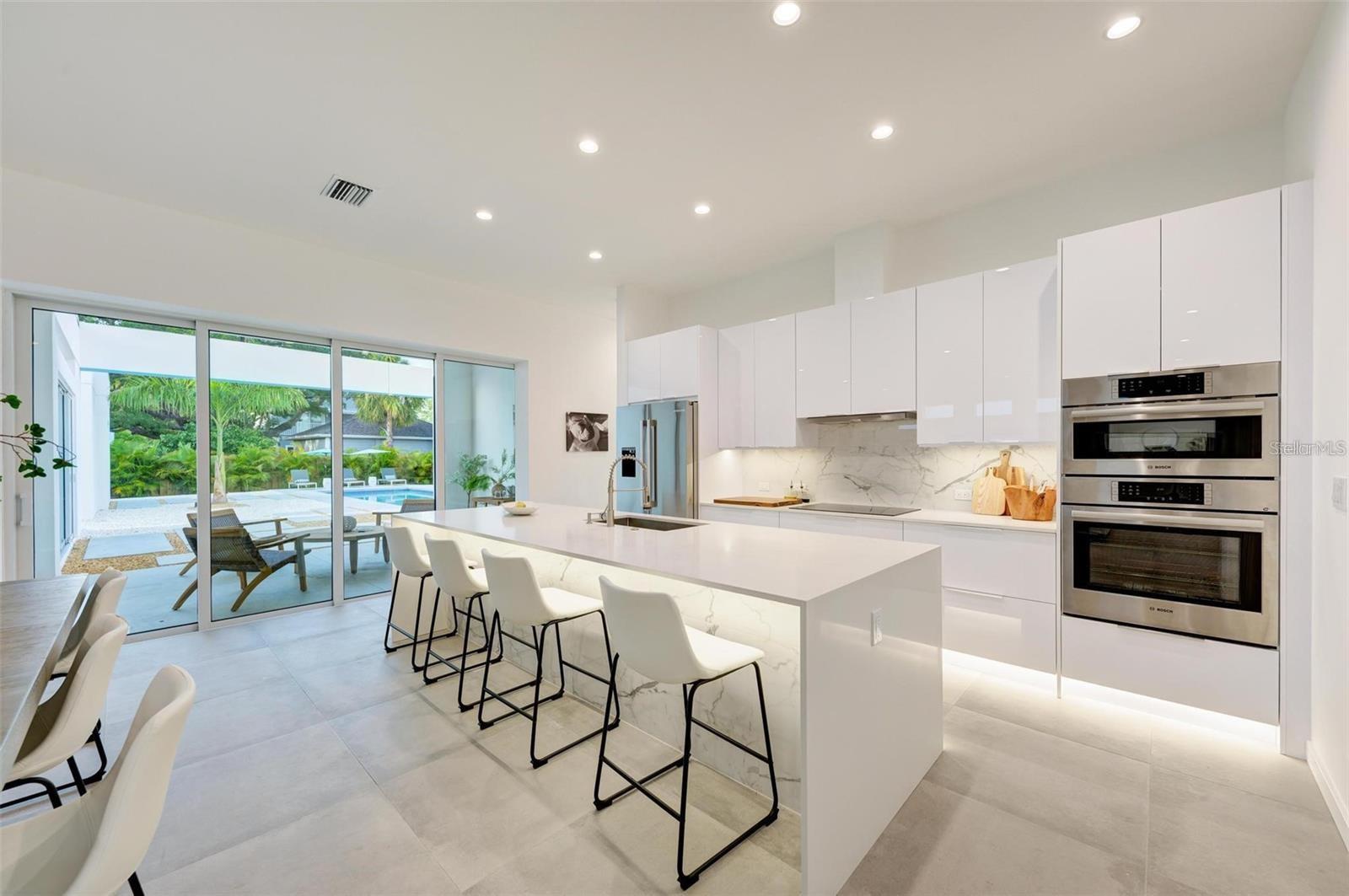 LA LINDA TERRACE - Residential