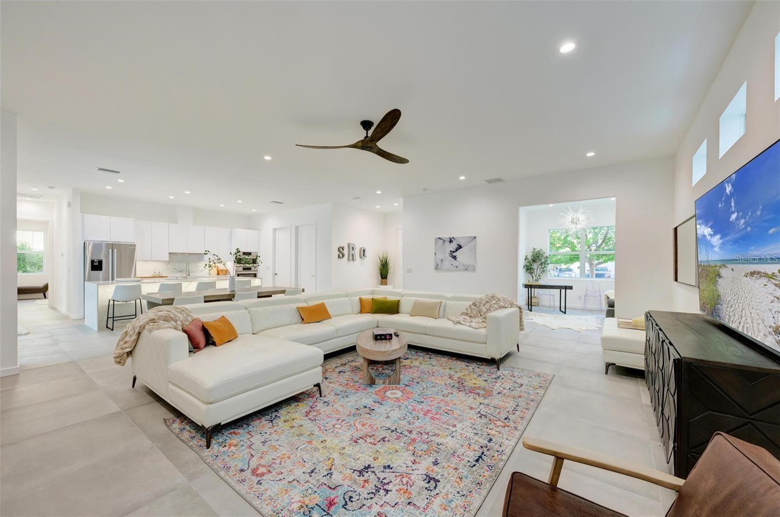 LA LINDA TERRACE - Residential