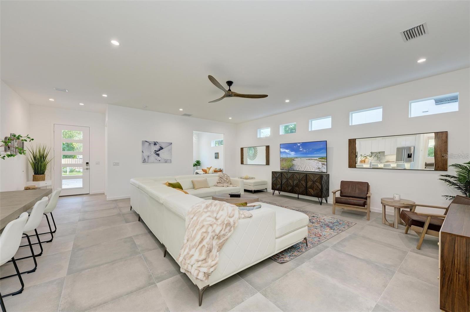 LA LINDA TERRACE - Residential