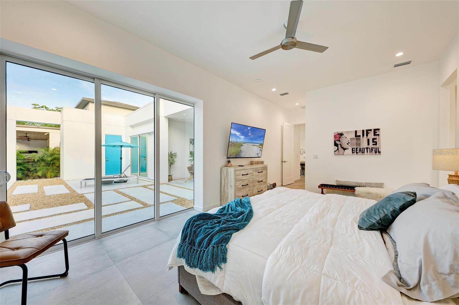 LA LINDA TERRACE - Residential