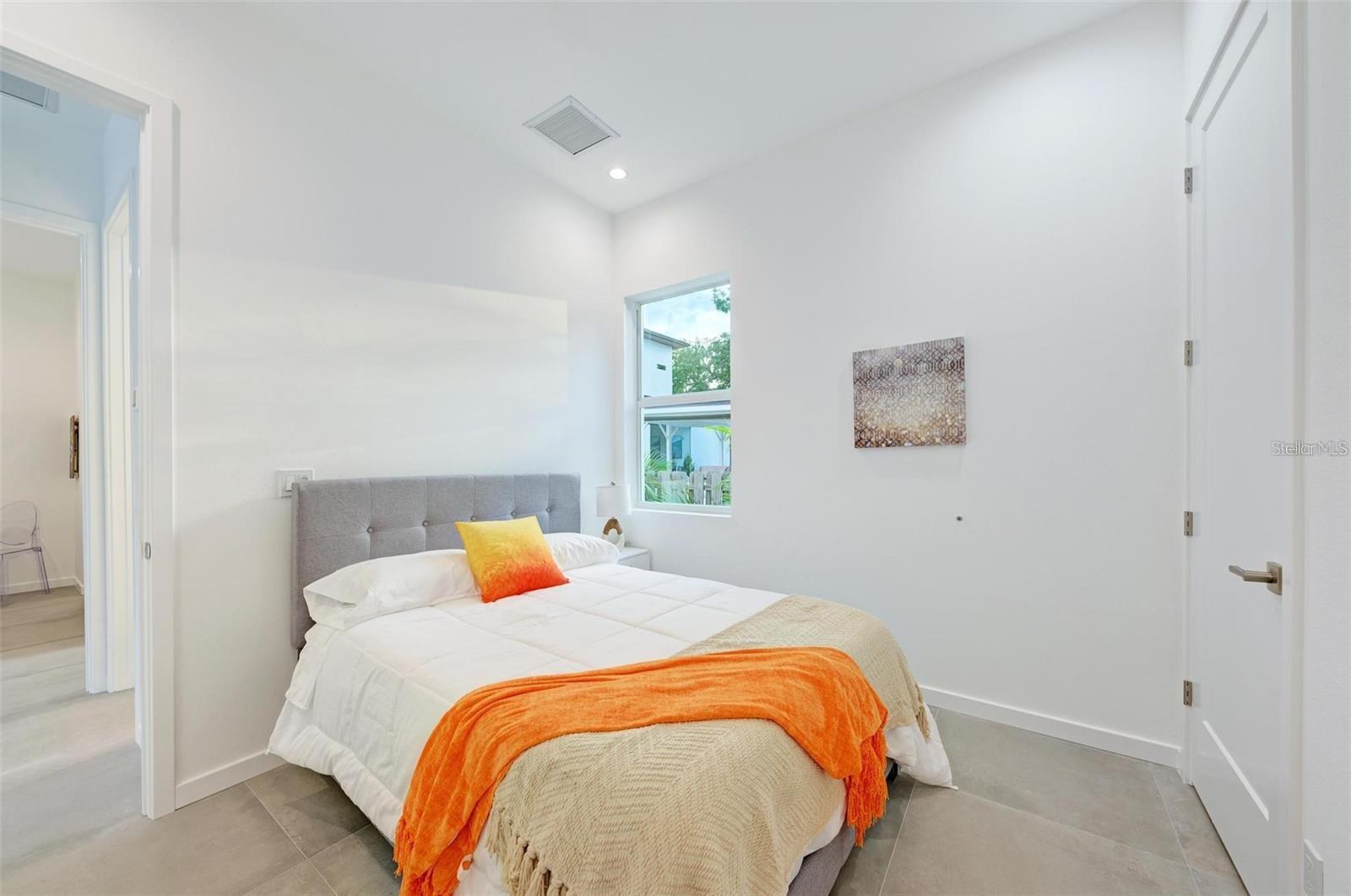 LA LINDA TERRACE - Residential