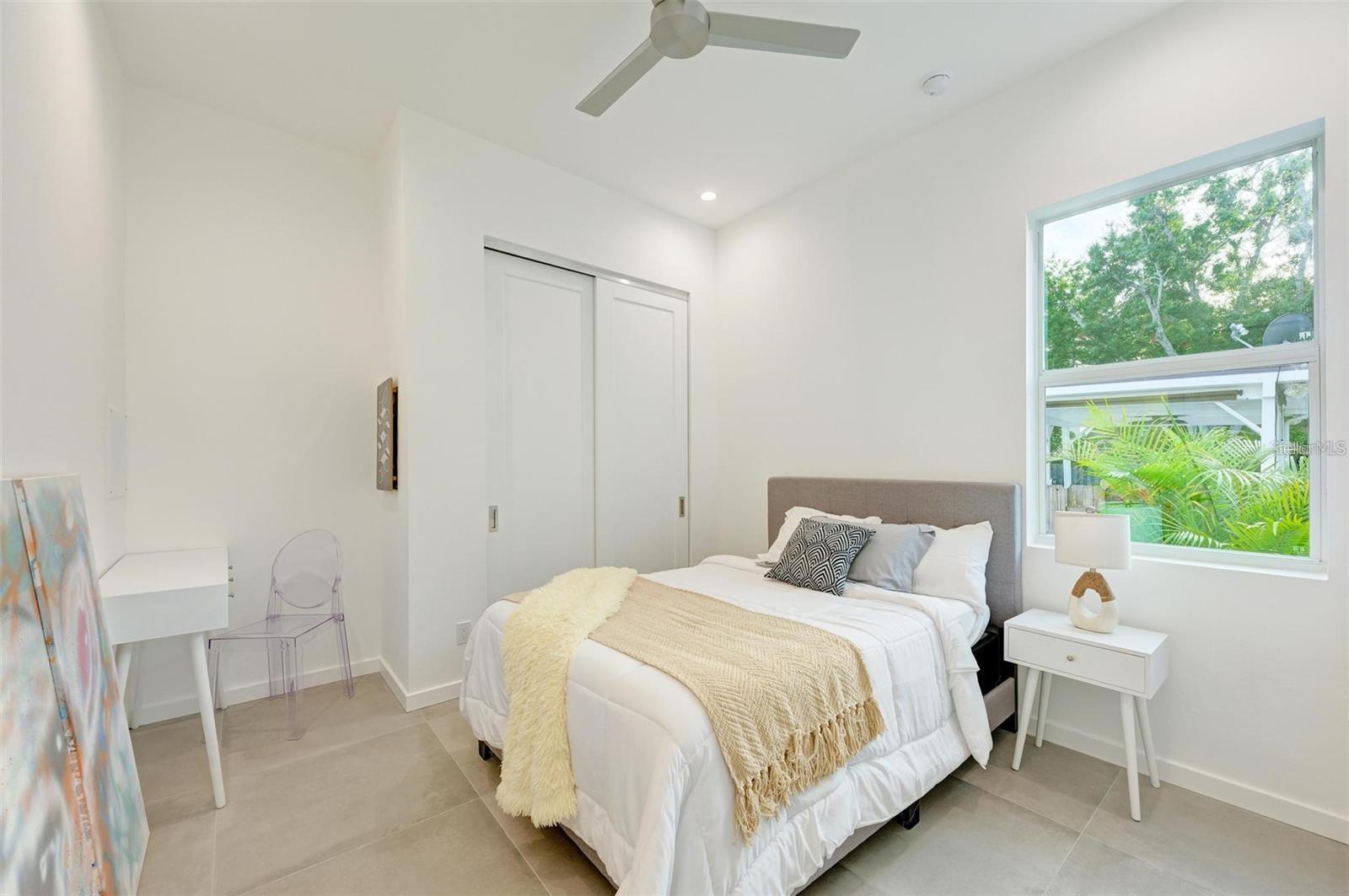 LA LINDA TERRACE - Residential