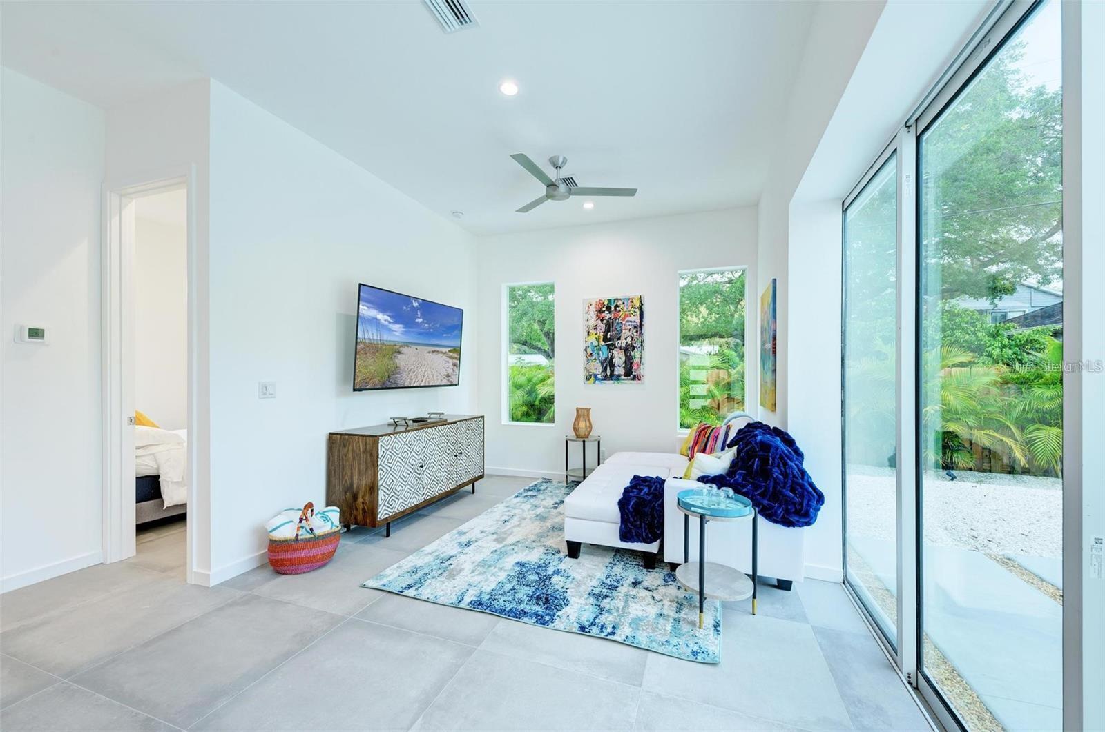 LA LINDA TERRACE - Residential