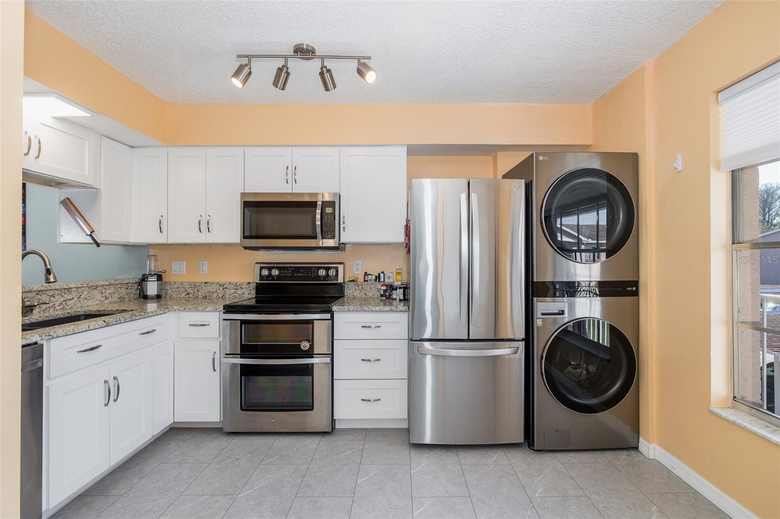 SUNNYBROOK CONDO 3 - Residential