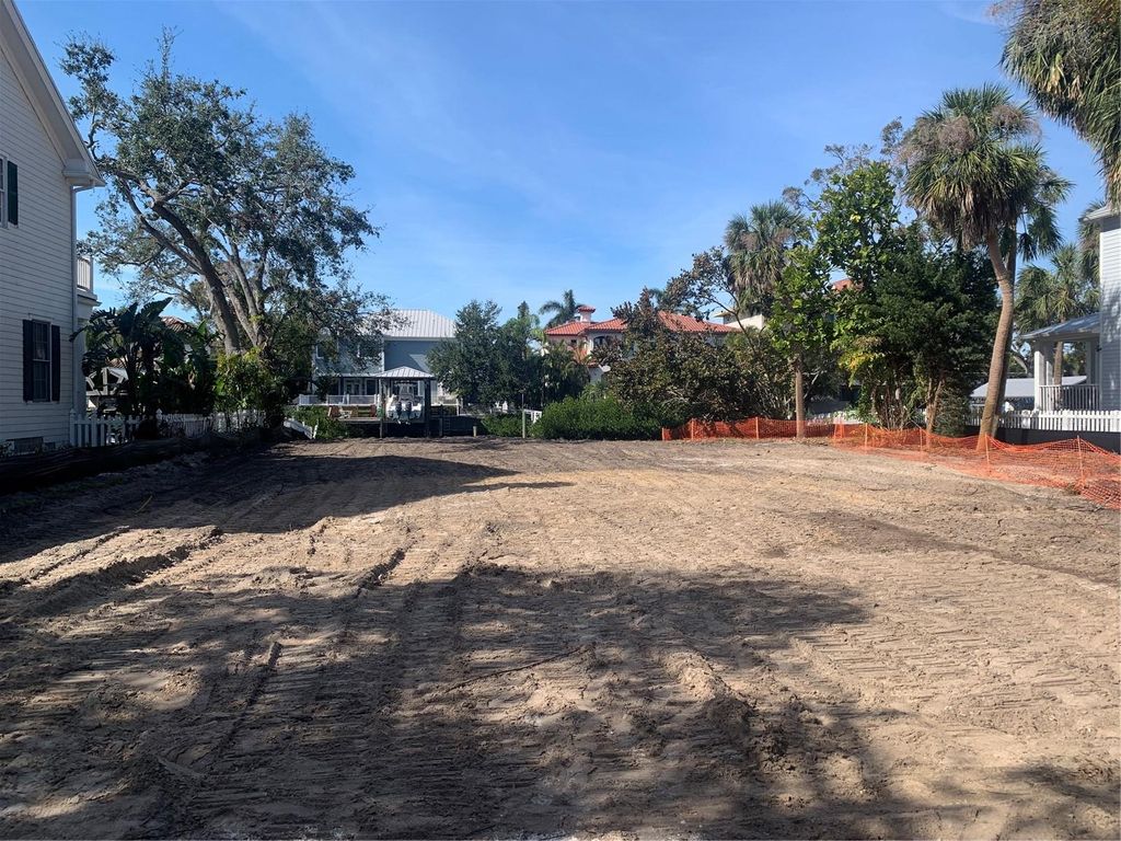 Photo of 5123 W Neptune Way, Tampa, FL 33609 (MLS # TB8337278)