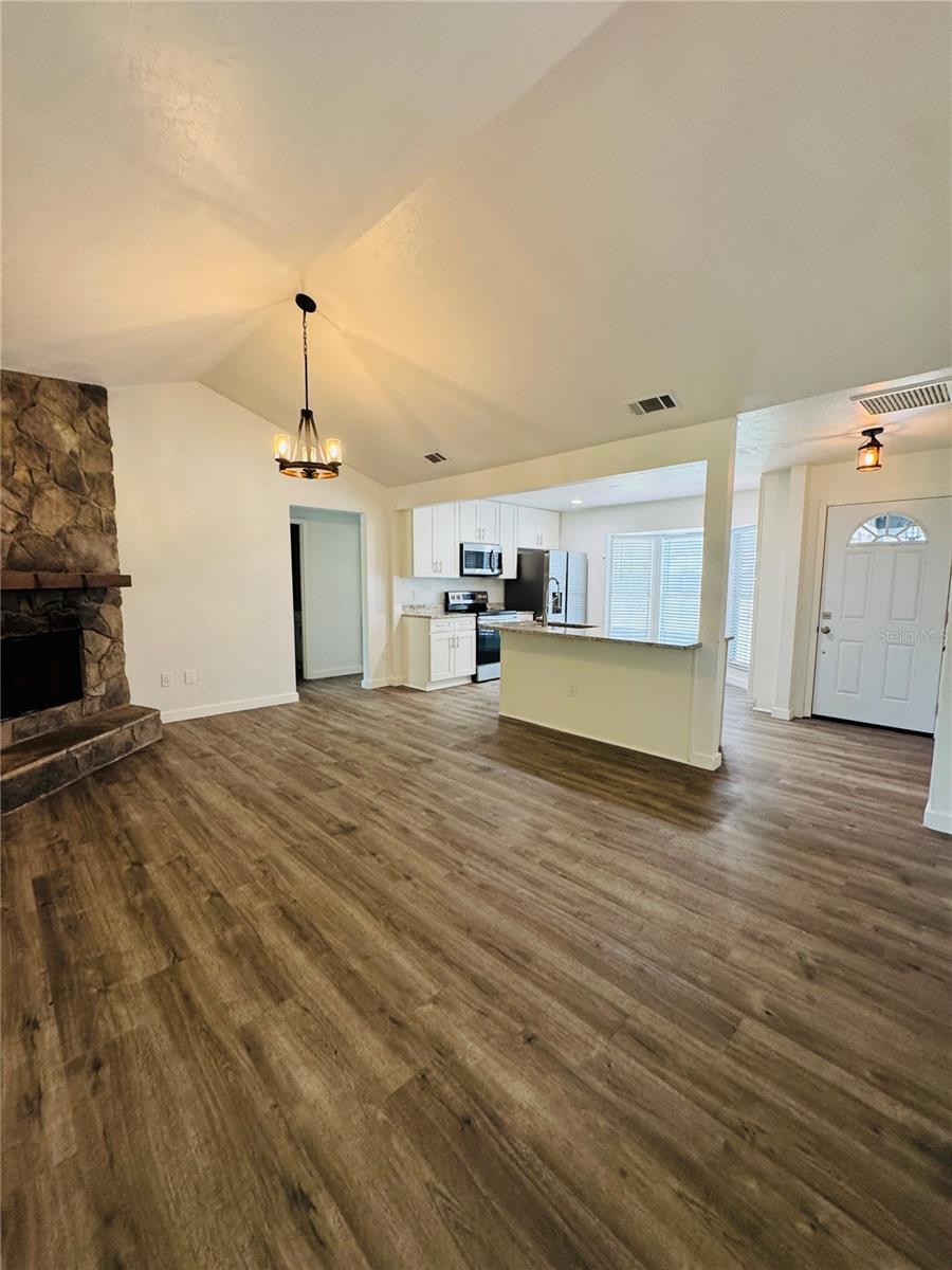 4824 NW 37TH PLACE