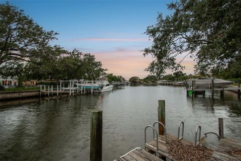 424 W DAVIS BOULEVARD TAMPA FL 33606