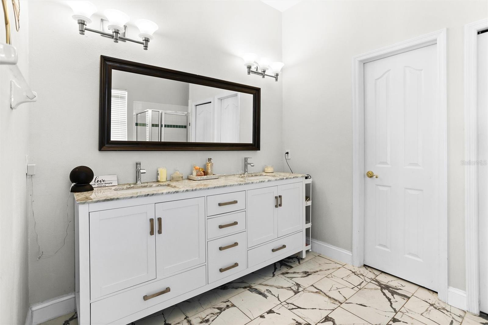 WESTCHASE - Residential
