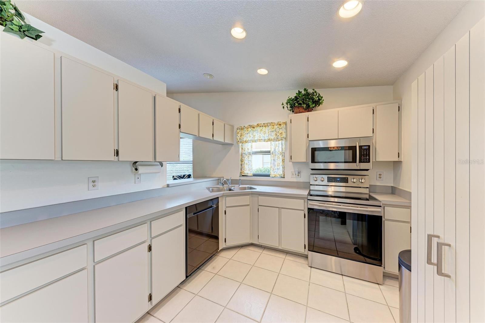 CURRY COVE - Residential