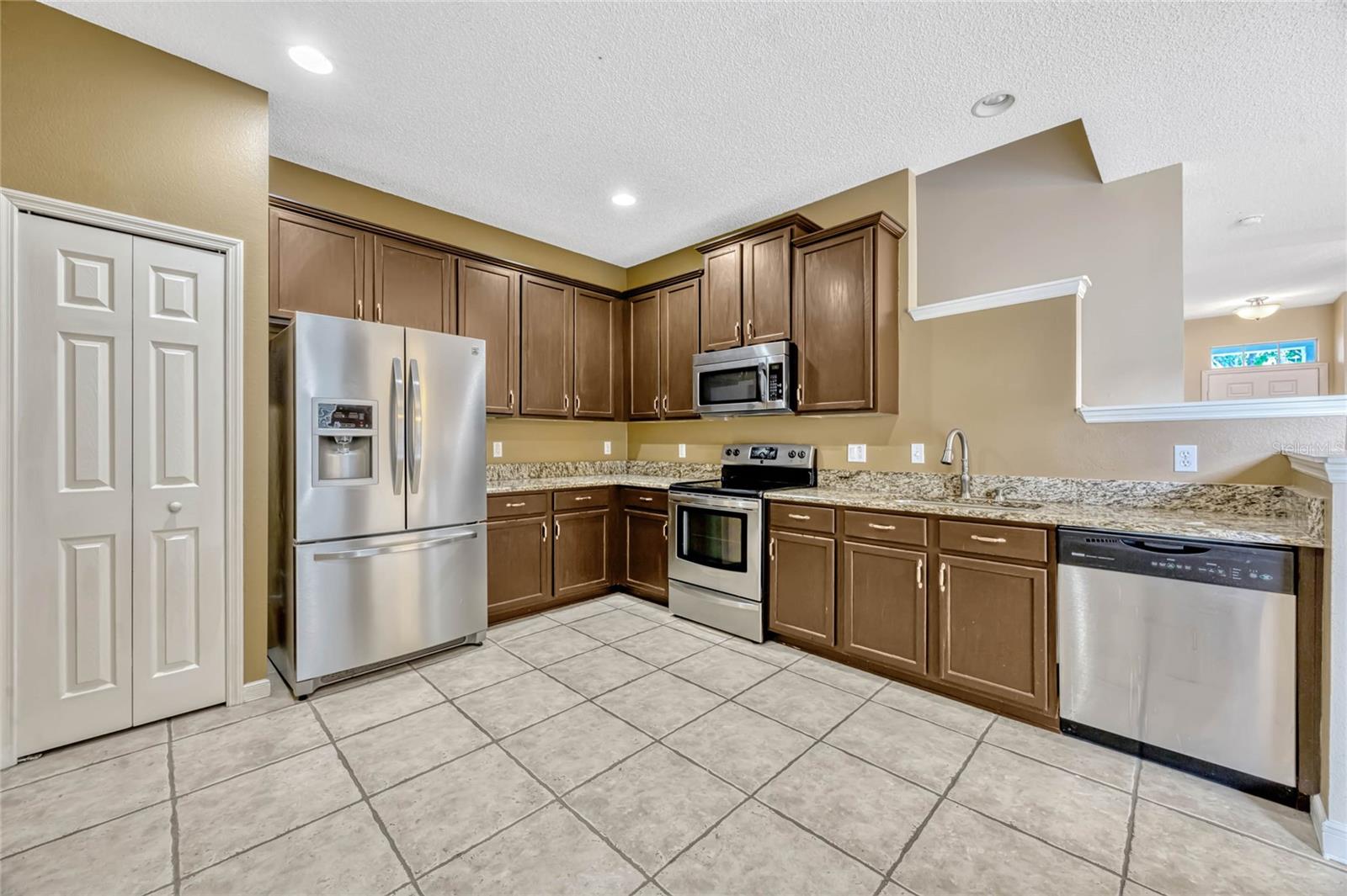 AVALON PARK VILLAGE 04 B-K - Residential Lease