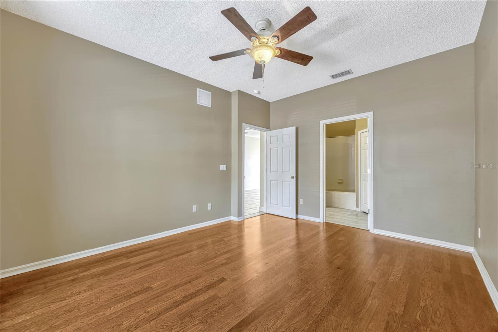 AVALON PARK VILLAGE 04 B-K - Residential Lease