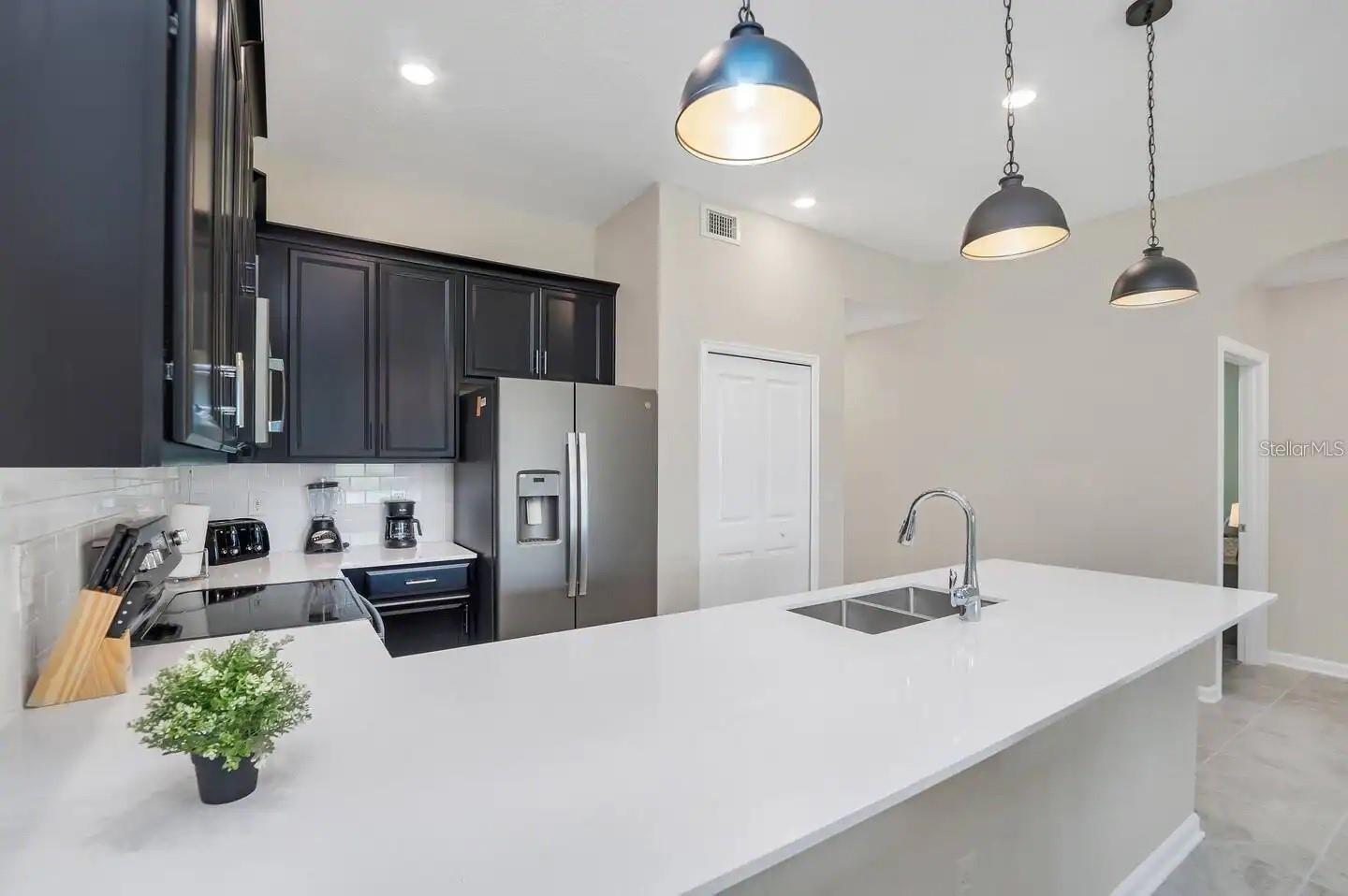 1129 DROP LANE 1129