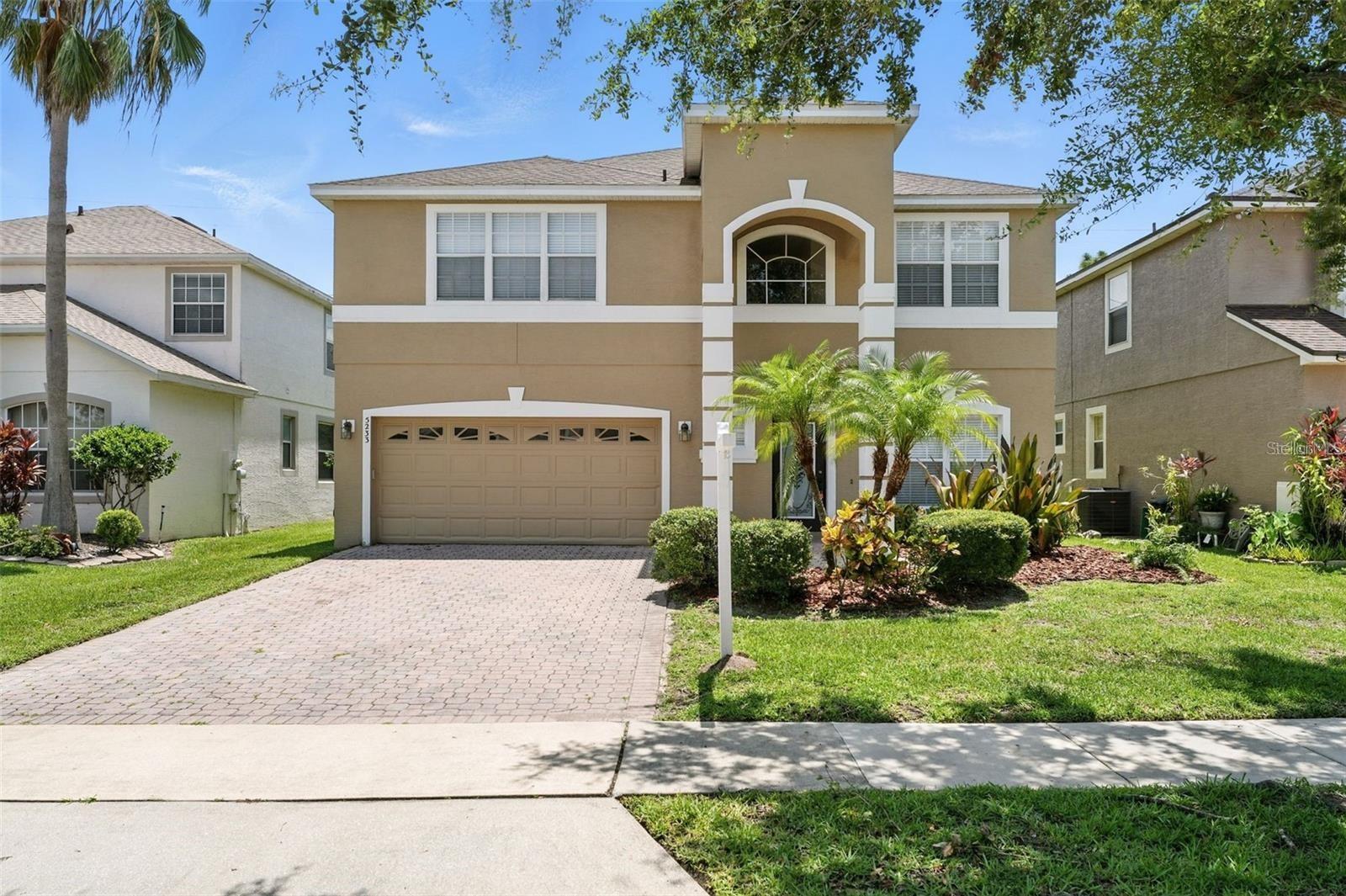 Fresh paint and new carpet in this spacious two story Hunters Creek Home. This home features tile on the first floor and carpet upstairs. Spacious main suite with dual closets, walk in shower and soaking bathtub. All bedrooms are located on the 2nd floor. This home is conveniently located to 417 with easy access to local theme parks, the airport and Medical City in Lake Nona and shopping.
All bedrooms are located on the 2nd floor.