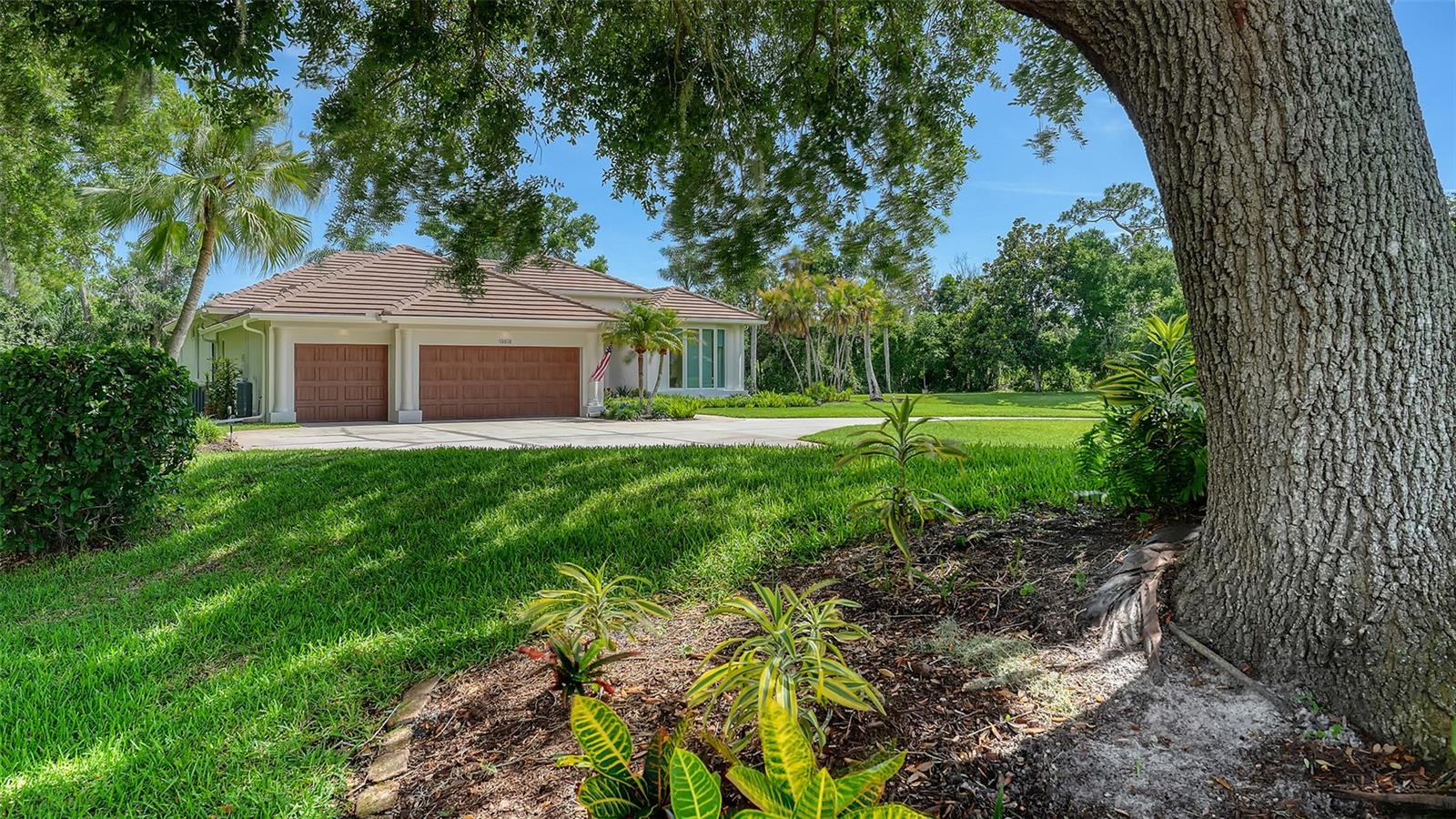 10010 CLUBHOUSE DRIVE