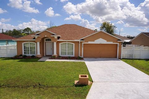 Photo of 352 Clermont Drive, Kissimmee, FL 34759 (MLS # S5145916)