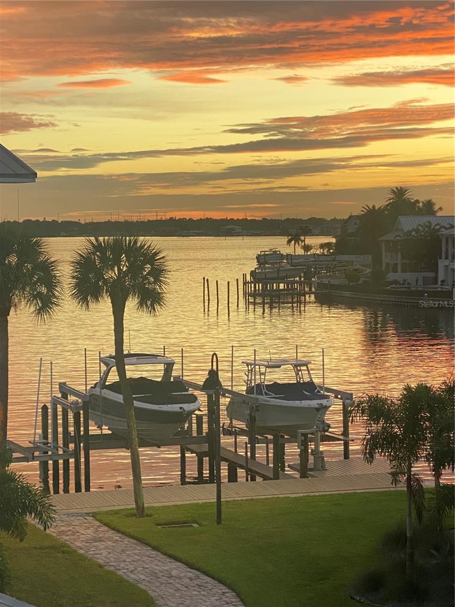 TIDES VILLAGE - YACHT - Residential