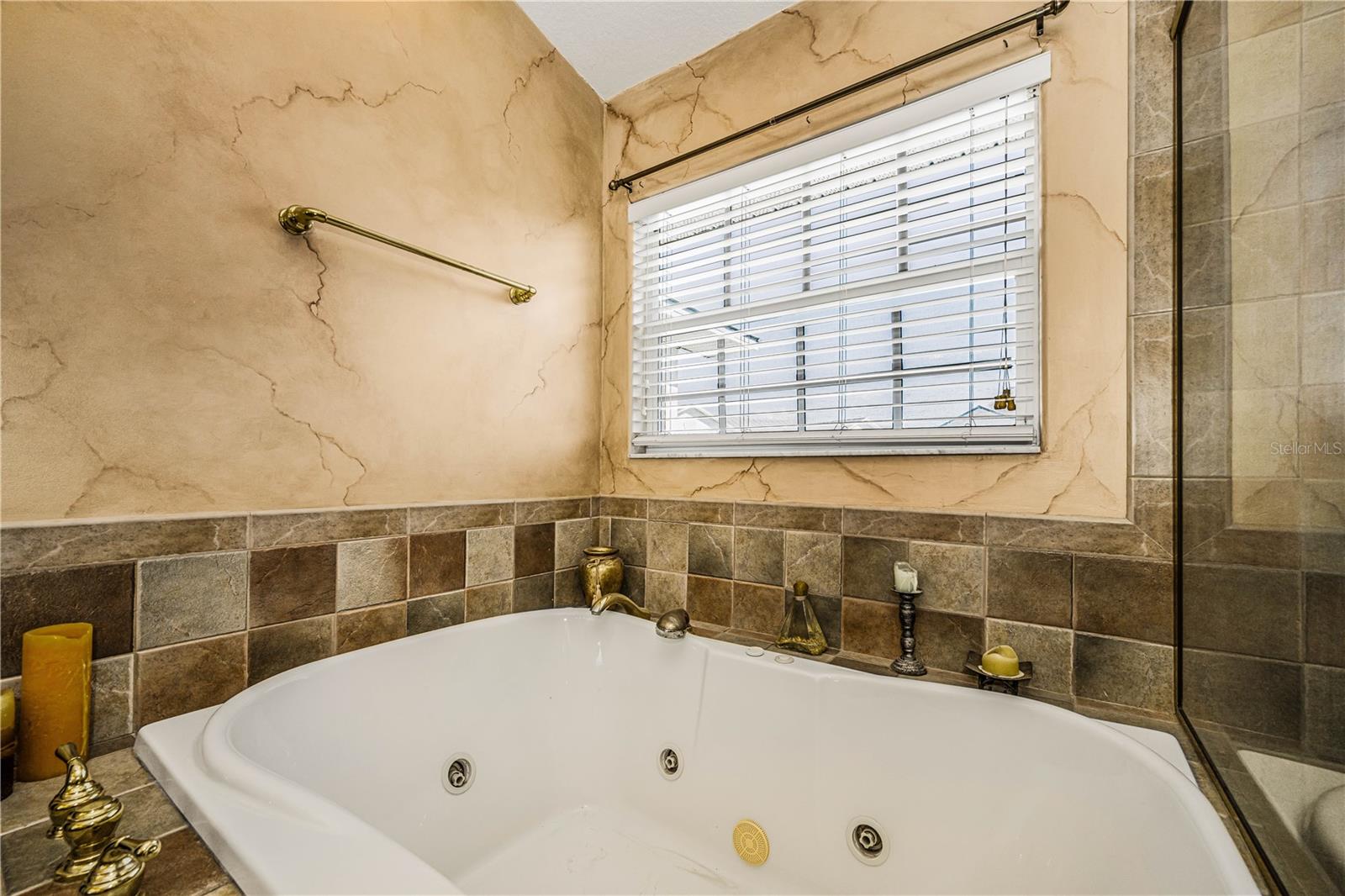 TIDES VILLAGE - YACHT - Residential