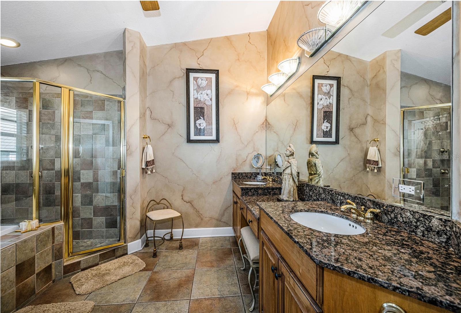 TIDES VILLAGE - YACHT - Residential