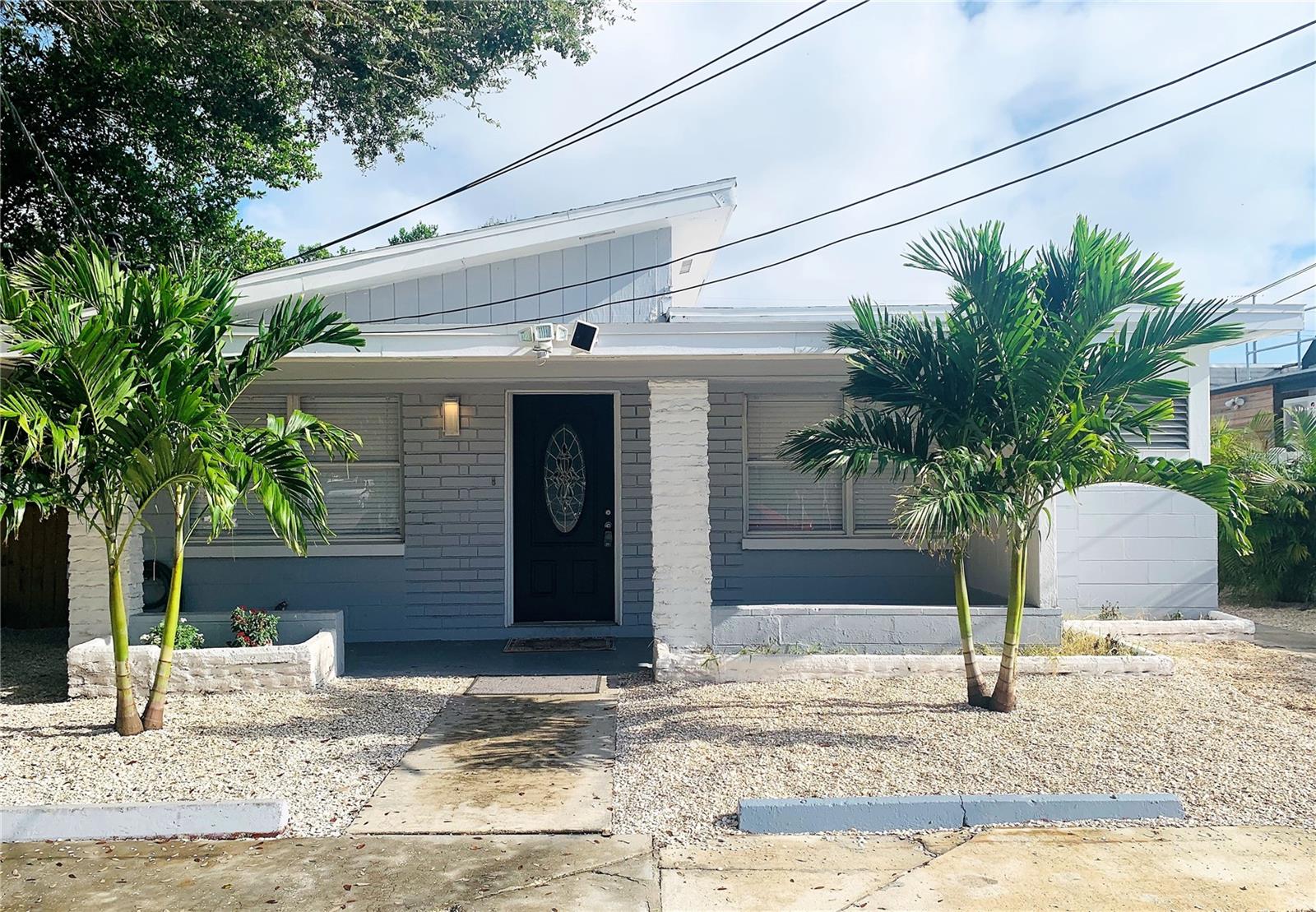 Modern 2/1 in South Tampa! Walk in to find a spacious living room/dining room combination. Laminate flooring makes for easing cleaning throughout! Kitchen includes stainless-steel appliances with granite counter tops and washer/dryer combo. Lawn, water, sewer & garbage are included in this monthly rental. Pet friendly home. Unit includes one parking space. Conveniently located near Downtown Tampa, MacDill Air Force Base, International Plaza, Tampa International Airport, and walk to many of the local shopping and dining destinations. In addition to the advertised base rent, all residents are enrolled in the Resident Benefits Package (RBP) for $50.00/month which includes HVAC air filter delivery, credit building to help boost your credit score with timely rent payments, utility concierge service making utility connection a breeze during your move-in, and much more! More details upon application. Pets welcome, no aggressive breeds. Occupied and Available on 11/01/2025!