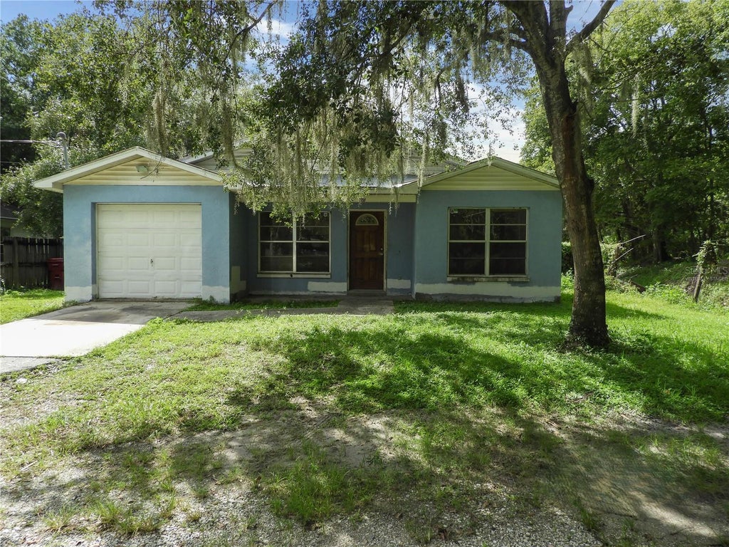Photo of 1211 Niagara Street, Plant City, FL 33563 (MLS # TB8547822)
