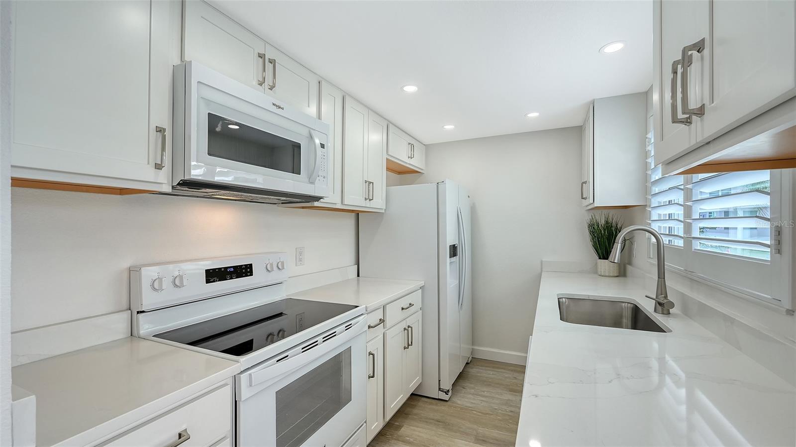 ALOHA KAI APTS - Residential